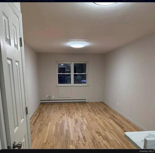 78 24th Ave, East Elmhurst, NY, 11370-1519 | Card Image