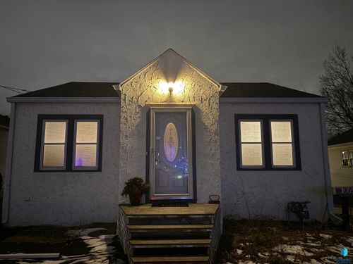 1605 W 9th St Street, Sioux Falls, SD, 57104 | Card Image