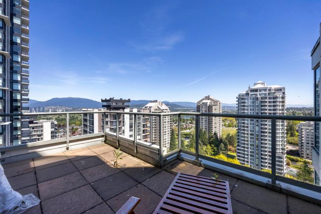 1702 - 4788 Hazel Street, Condo with 3 bedrooms, 2 bathrooms and 2 parking in Burnaby BC | Image 9