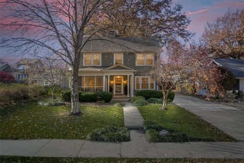 6430 Wyandotte St, Kansas City, MO, 64113-1720 | Card Image