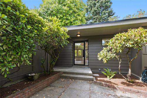 3527 43rd Ave W, Seattle, WA, 98199-1803 | Card Image