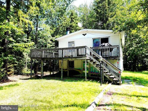 5111 Eagle Pl, Pocono Summit, PA, 18346-7837 | Card Image