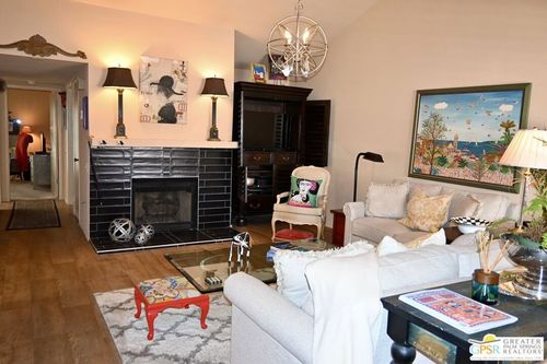 2117 Sunshine Way, Palm Springs, CA, 92264-8218 | Card Image