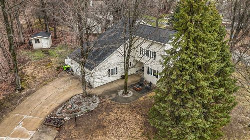5578 Heritage Way, Traverse City, MI, 49685-8960 | Card Image