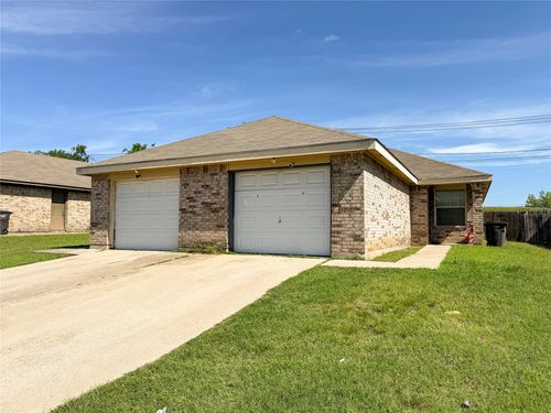 1904L San Rafael St, Fort Worth, TX, 76134-4842 | Card Image