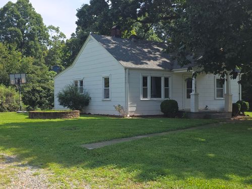 195 Woodland Forest Dr, Rocky Mount, VA, 24151-6116 | Card Image