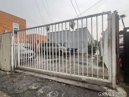 1636 Pacific Ave, Long Beach, CA, 90813-1783 | Card Image