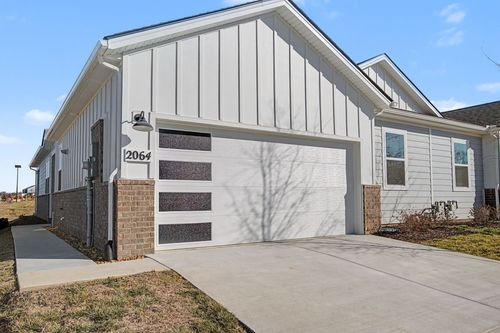 2064 Holmesburg Pvt Cir, Gallatin, TN, 37066-8206 | Card Image