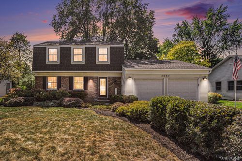 2664 Kenwyck Dr, Troy, MI, 48085-3717 | Card Image