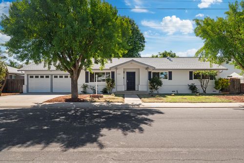 2707 Warwick Lane, Modesto, CA, 95350 | Card Image