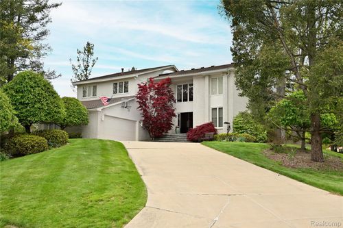 3202 Shadydale Ct, West Bloomfield, MI, 48323-1847 | Card Image