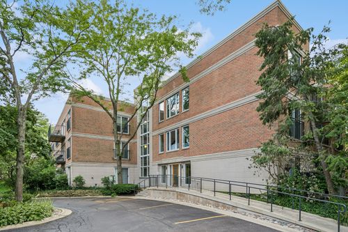 apt-207-119 E Laurel Ave, Lake Forest, IL, 60045-1280 | Card Image