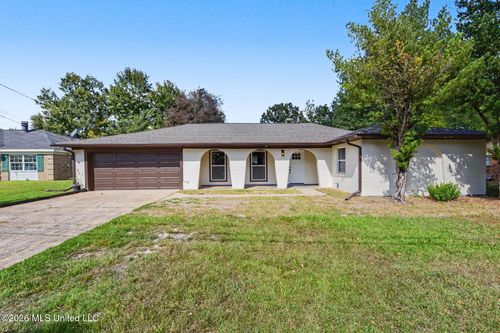 757 Canterbury Dr, Biloxi, MS, 39532-4303 | Card Image