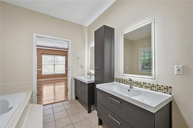 4505 Lakefield Bnd, House other with 4 bedrooms, 3 bathrooms and 2 parking in Berkeley Lake GA | Image 23