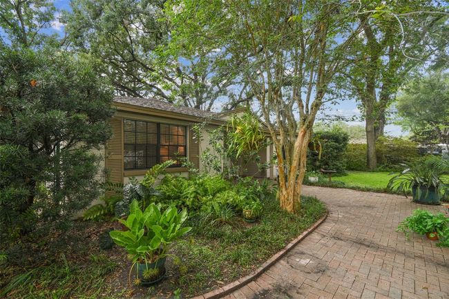 Walkway to Front Door | Image 6