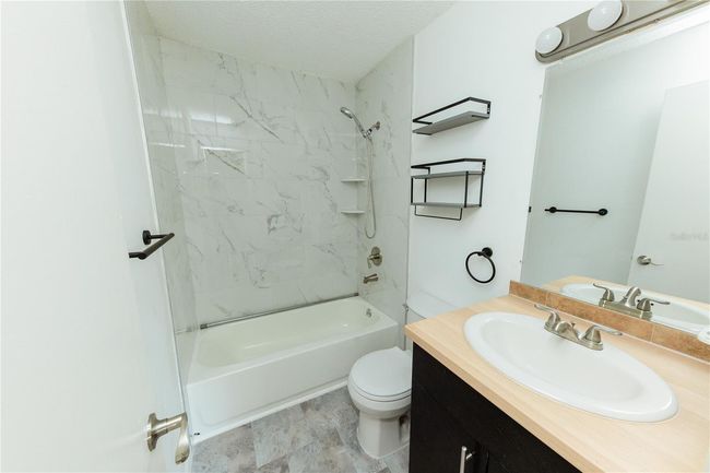 MASTER BATHROOM | Image 5