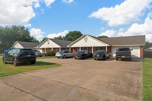 2409 S 2nd St, Waco, TX, 76706-6407 | Card Image