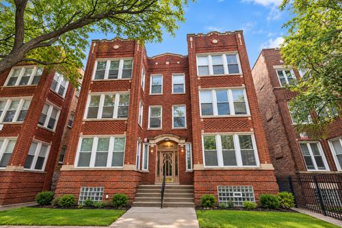 6816 S Cornell Ave, Chicago, IL, 60649-7245 | Card Image