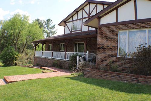 161 Valley Dr, Richlands, VA, 24641 | Card Image