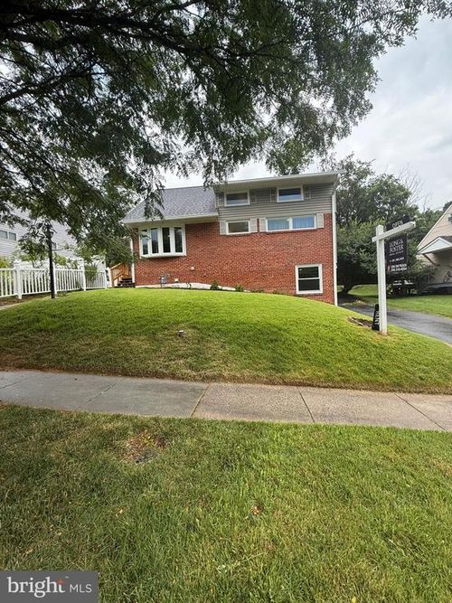 816 Crothers Ln, ROCKVILLE, MD, 20852-1104 | Card Image