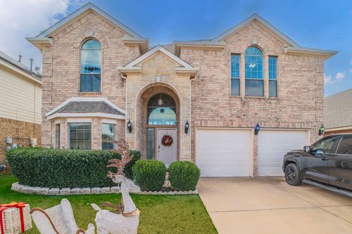 317 Crescent Creek Ln, Fort Worth, TX, 76140-6586 | Card Image