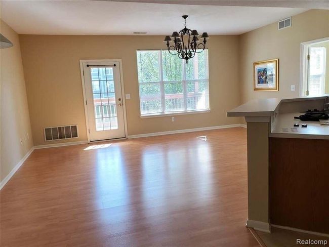 71 - 1489 Fox Pointe Cir, Condo with 2 bedrooms, 2 bathrooms and null parking in Ann Arbor MI | Image 4