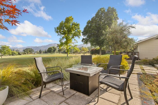 333 Oak Leaf Circle, House other with 3 bedrooms, 2 bathrooms and 4 parking in Santa Rosa CA | Image 25
