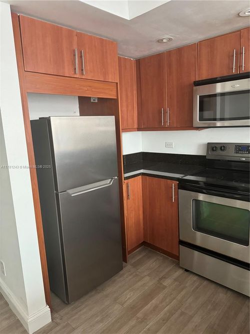 apt-901-111 E Flagler St, Miami, FL, 33131-1109 | Card Image