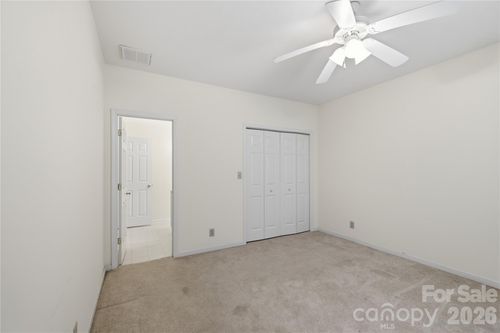 17 Driver Ct, Hendersonville, NC, 28739-8703 | Card Image