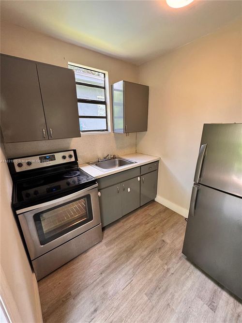 c-784 Nw 100th St, Miami, FL, 33150-1531 | Card Image