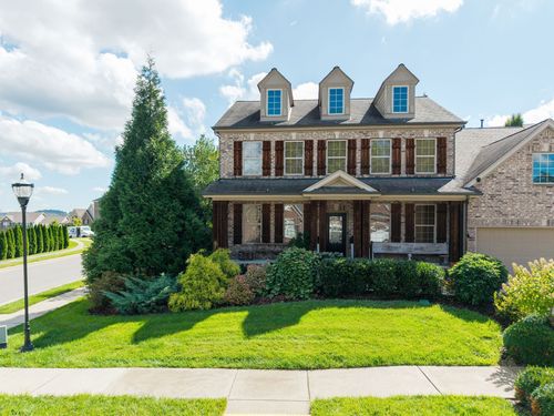8525 Beautiful Valley Dr, Nashville, TN, 37221-6636 | Card Image