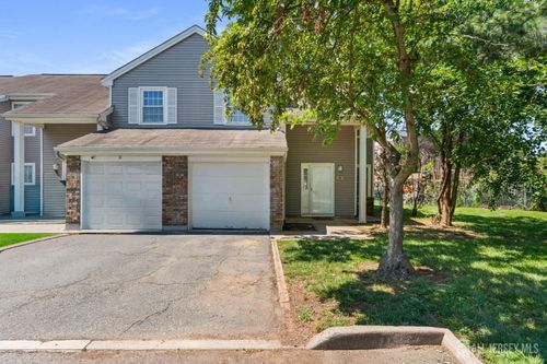 10 Starlight Ct, New Brunswick, NJ, 08901-3168 | Card Image