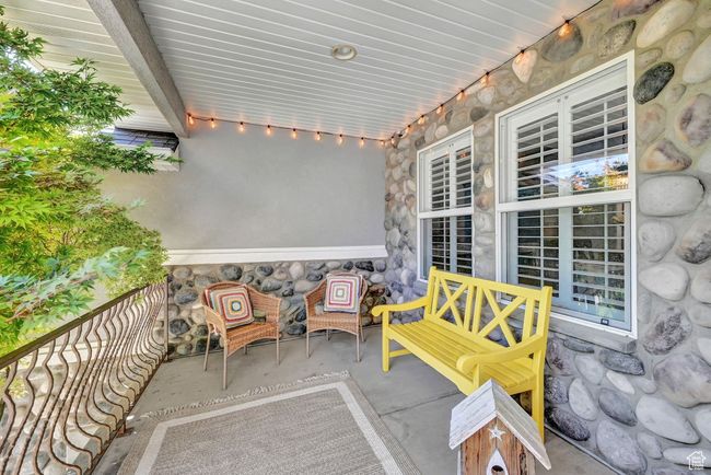 View of Front patio / terrace | Image 47