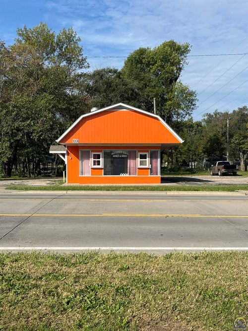 518 S 4th St, Burlington, KS, 66839-1918 | Card Image