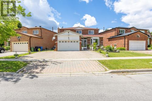 80 Whistling Hills Drive, Toronto (Milliken), ON, M1V2B7 | Card Image