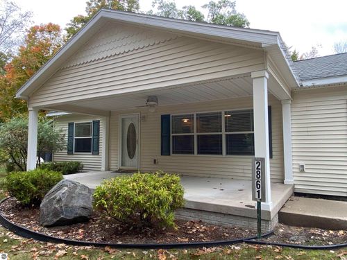 2861 Peters Rd, Lupton, MI, 48635-8713 | Card Image