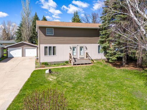 33 Garden Ct Nw, East Grand Forks, MN, 56721-1237 | Card Image