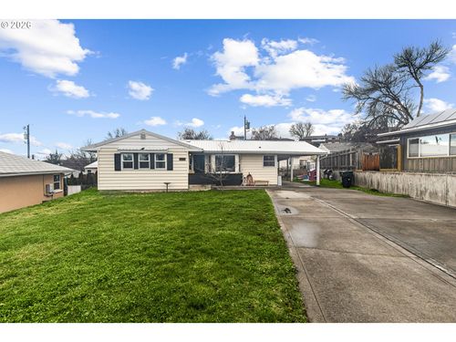 735 Nw 10th St, Pendleton, OR, 97801-1217 | Card Image