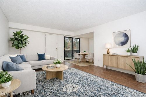 1-205 E Jolly Rd, Lansing, MI, 48910-6697 | Card Image