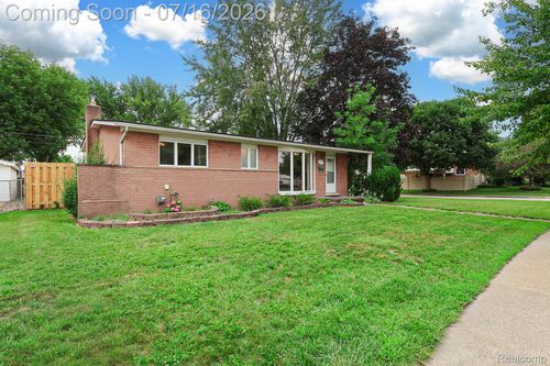 31141 Gladys Ave, Westland, MI, 48185-1689 | Card Image