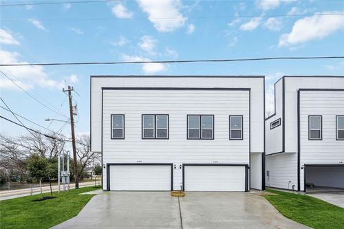 8107 Calhoun Rd, Houston, TX, 77033 | Card Image