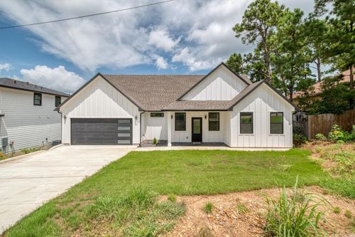 308 Makaha Dr, Bastrop, TX, 78602-4705 | Card Image
