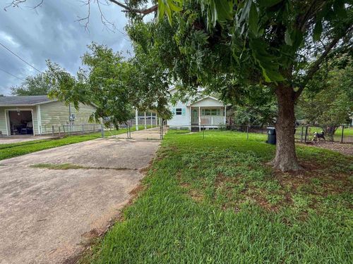 320 Henry St, Bridge City, TX, 77611-4514 | Card Image