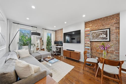 4e-328 W 17th St, New York, NY, 10011-5037 | Card Image