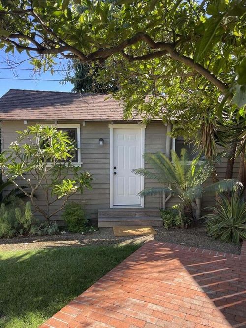 12-1306 Chino St, Santa Barbara, CA, 93101-4750 | Card Image