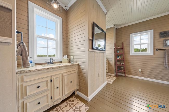 655 Hwy 236, Home with 3 bedrooms, 2 bathrooms and null parking in Moody TX | Image 20