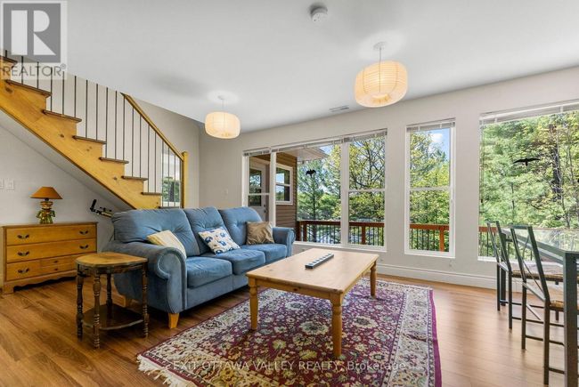 28084 Highway 41, House other with 5 bedrooms, 2 bathrooms and 5 parking in Renfrew ON | Image 12