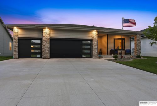 7713 S 200th St, Gretna, NE, 68028-5070 | Card Image