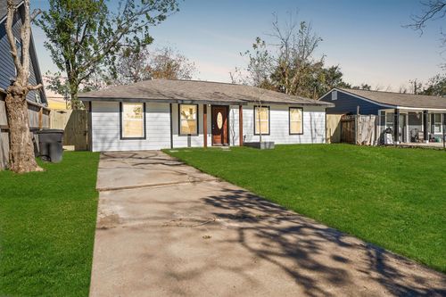 5123 Ridgeway Dr, Houston, TX, 77033-2831 | Card Image