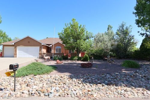 573 S Putter Dr, Pueblo West, CO, 81007-1822 | Card Image